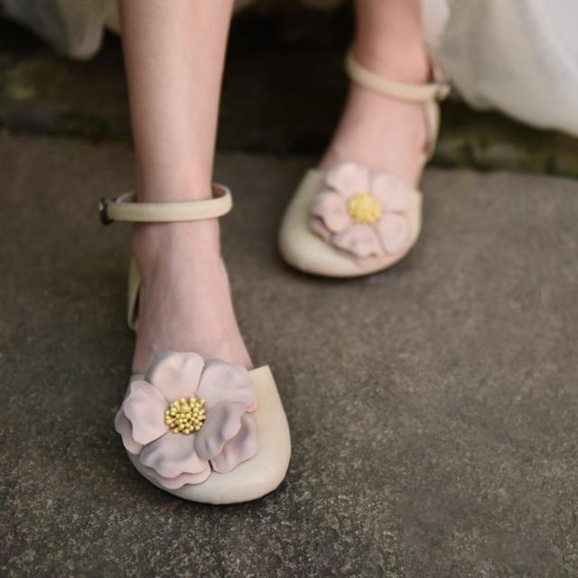 cambioprcaribe Beige / 9 Retro Floral Leather shoes
